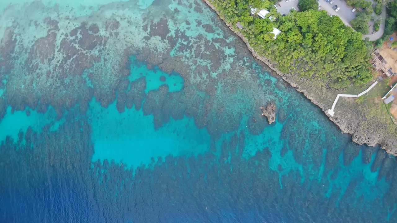 Eaux cristallines du West Bay reef — Roatán