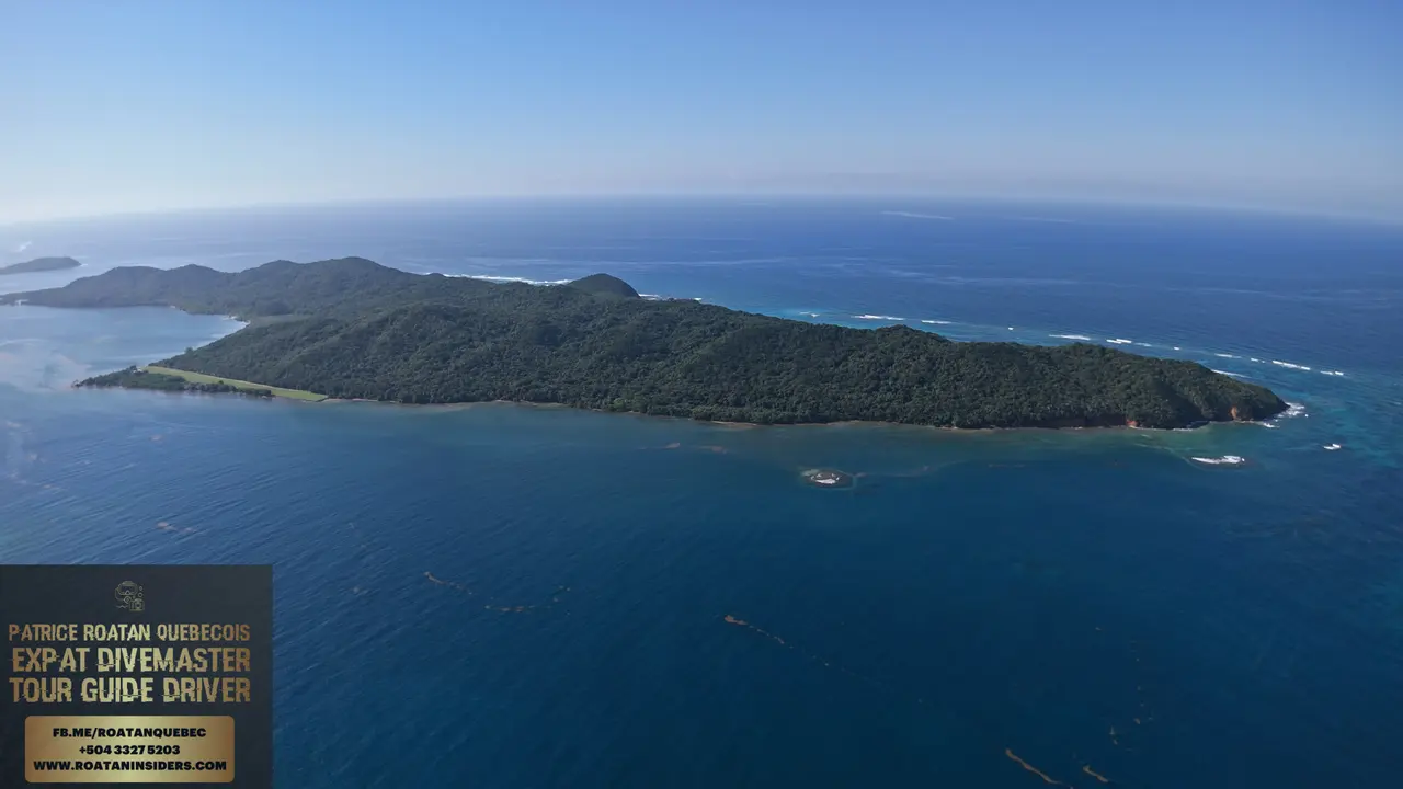 Vue drone du bateau ancré au banc de sable de Pigeon Cay