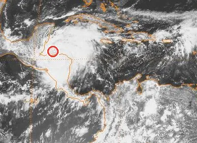 Image satellite géostationnaire de MITCH près de Roatán le 29 octobre 1998