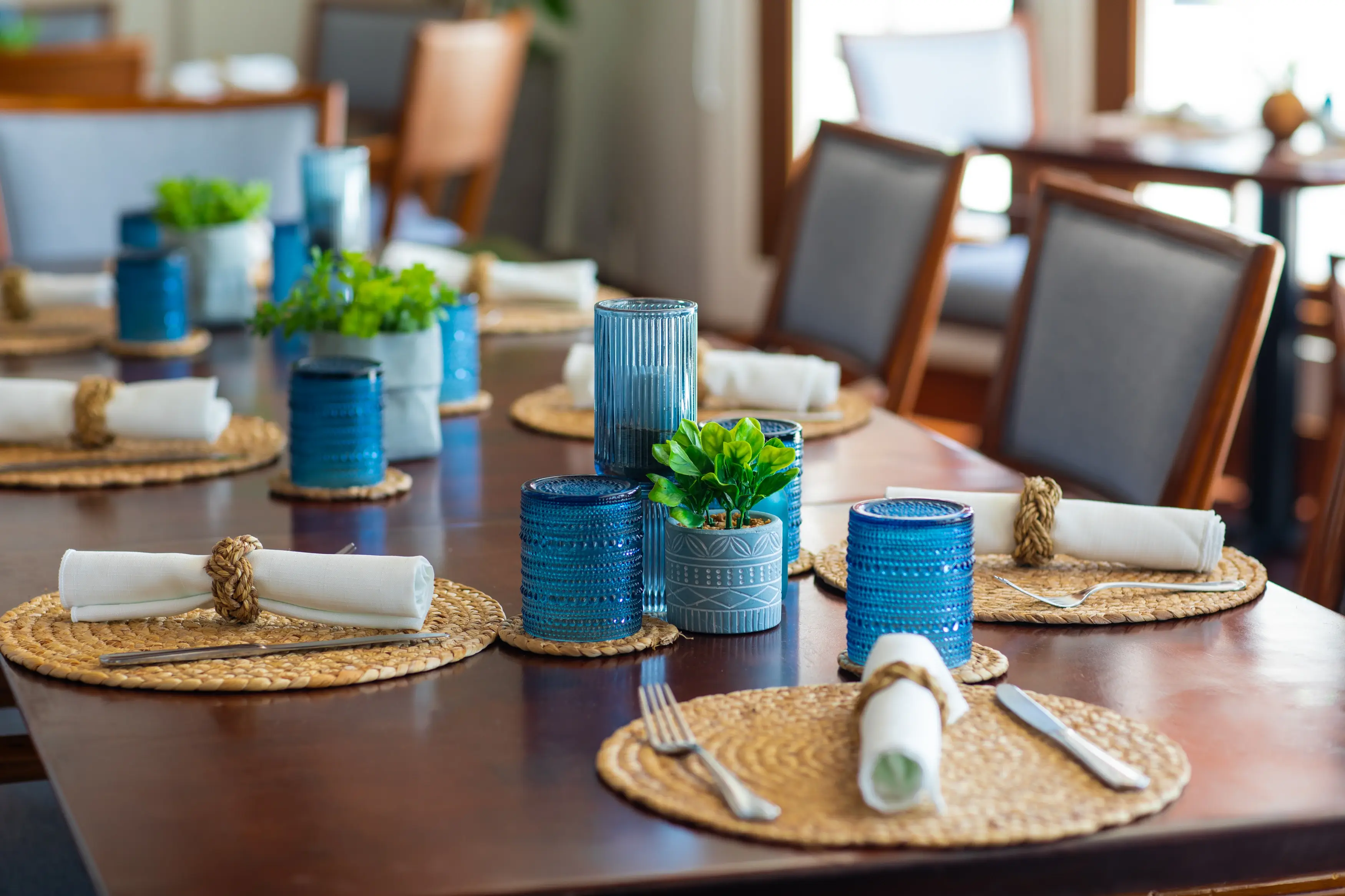 A set dining table at Las Verandas at Pristine Bay Roatán