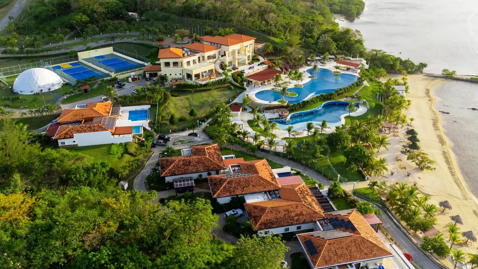 Las Verandas at Pristine Bay Roatán — the Island's Only Golf Course — Pristine Bay, Roatán